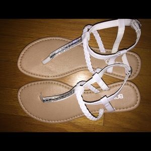 NEW Women’s white thong sandals